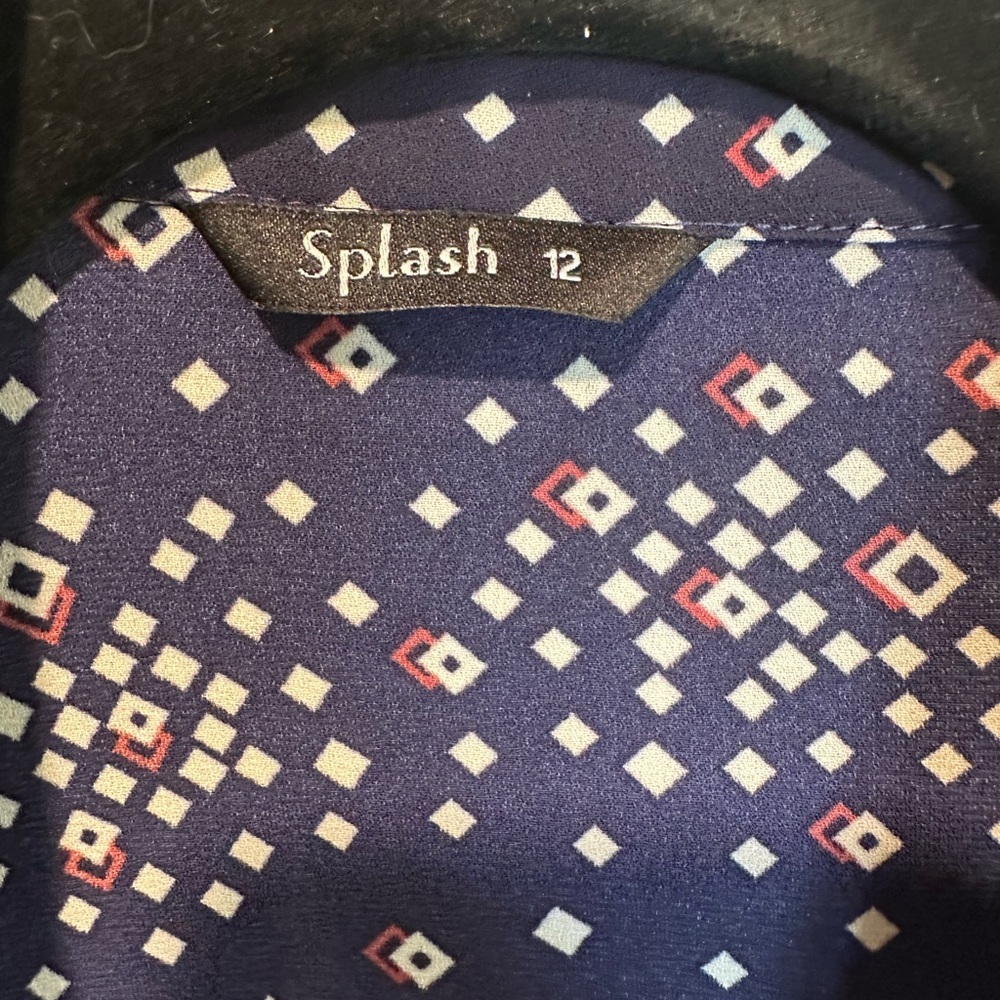 SPLASH Geometric Patterned Blouse - Picture 2 of 5